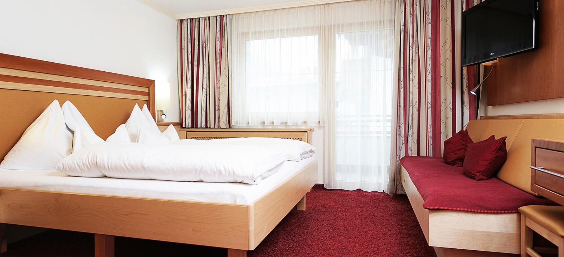 Hotel Kristall B&B イシュグル エクステリア 写真